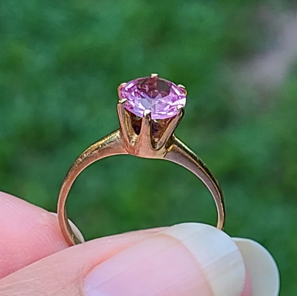 Sapphire solitaire 10kt ring - Picture 1 of 7